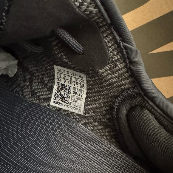 🛍️SALE🛍️ Adidas Yeezy Boost 350 V2 MX Dark Salt Sneakers (ID 4811) - Picture 9 of 13